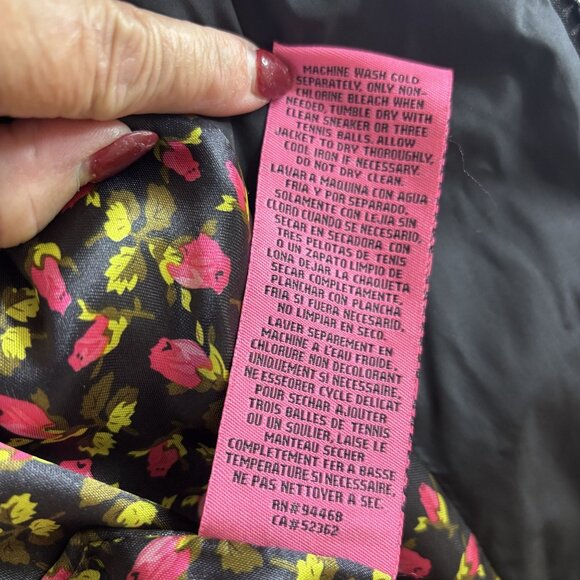 Betsey Johnson Black Hooded Vest W/ Faux Fur Trim & Floral Lining Size S - Picture 12 of 12